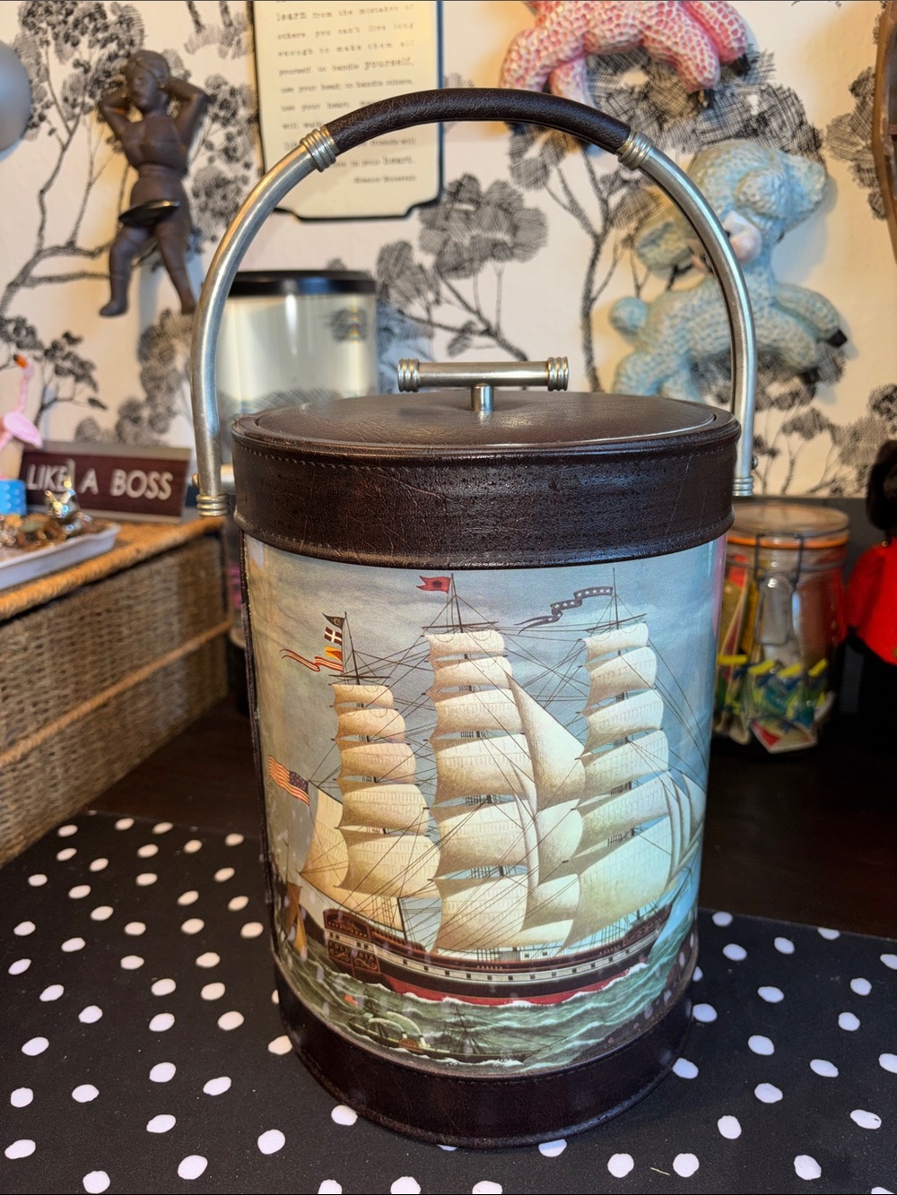EUC VINTAGE ice bucket by Sigma the Taste Setter features a nautical Columbia Sa